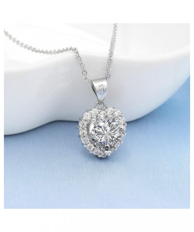 14K Gold Plated Heart Diamond Necklace Sparkle Solitaire Pendant Halo Necklace for Women Classic Luxury Love Clavicle Neckban...